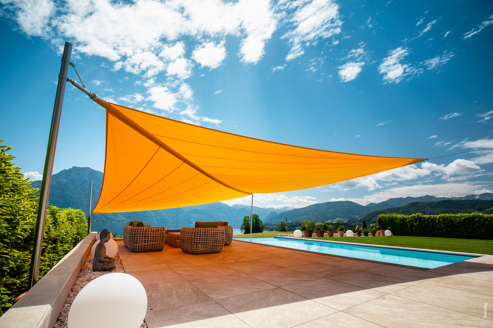 Soliday-C-Sonnensegel-orange-Terrasse-Poolueberdachung Soliday-C-Sonnensegel-orange-Terrasse-Poolueberdachung
