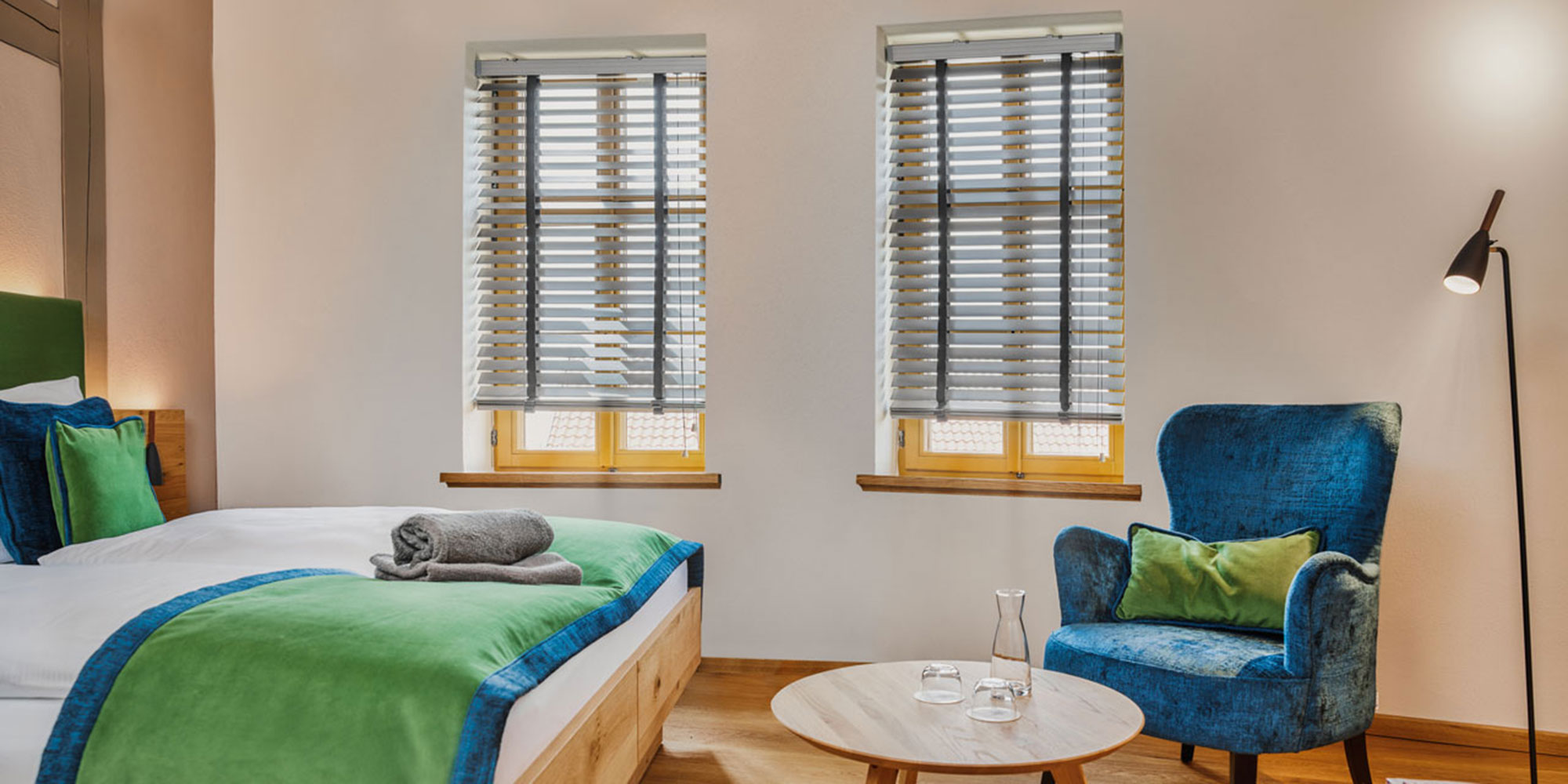 JALOUSIEN-HOTEL-holz-breit JALOUSIEN-HOTEL-holz-breit